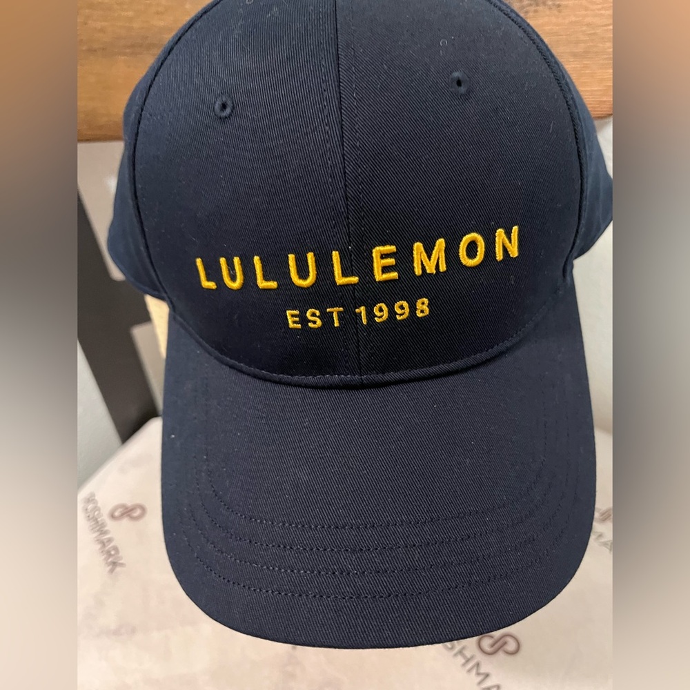 LULULEMON NWT AUTHENTIC STRUCTURED CLASSIC TRUE NAVY/GOLD BALL CAP 98